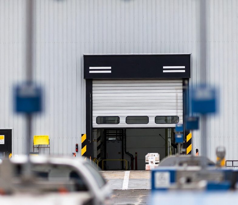 ประตูโหลดสินค้า ทางเลือกที่ขาดไม่ได้ของคลังสินค้า